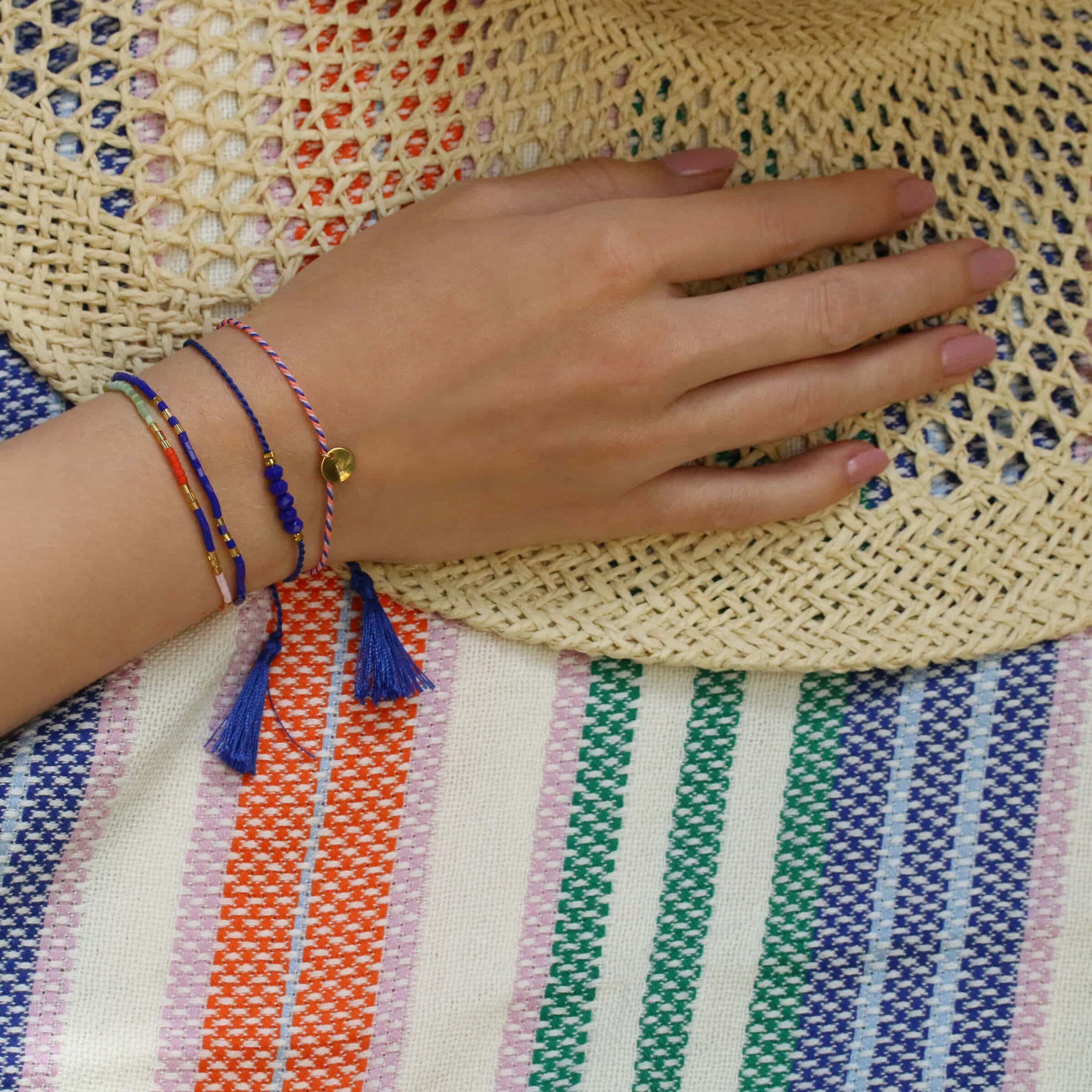 Armband Hello Tassel 1 - Indigo Blue mit Model
